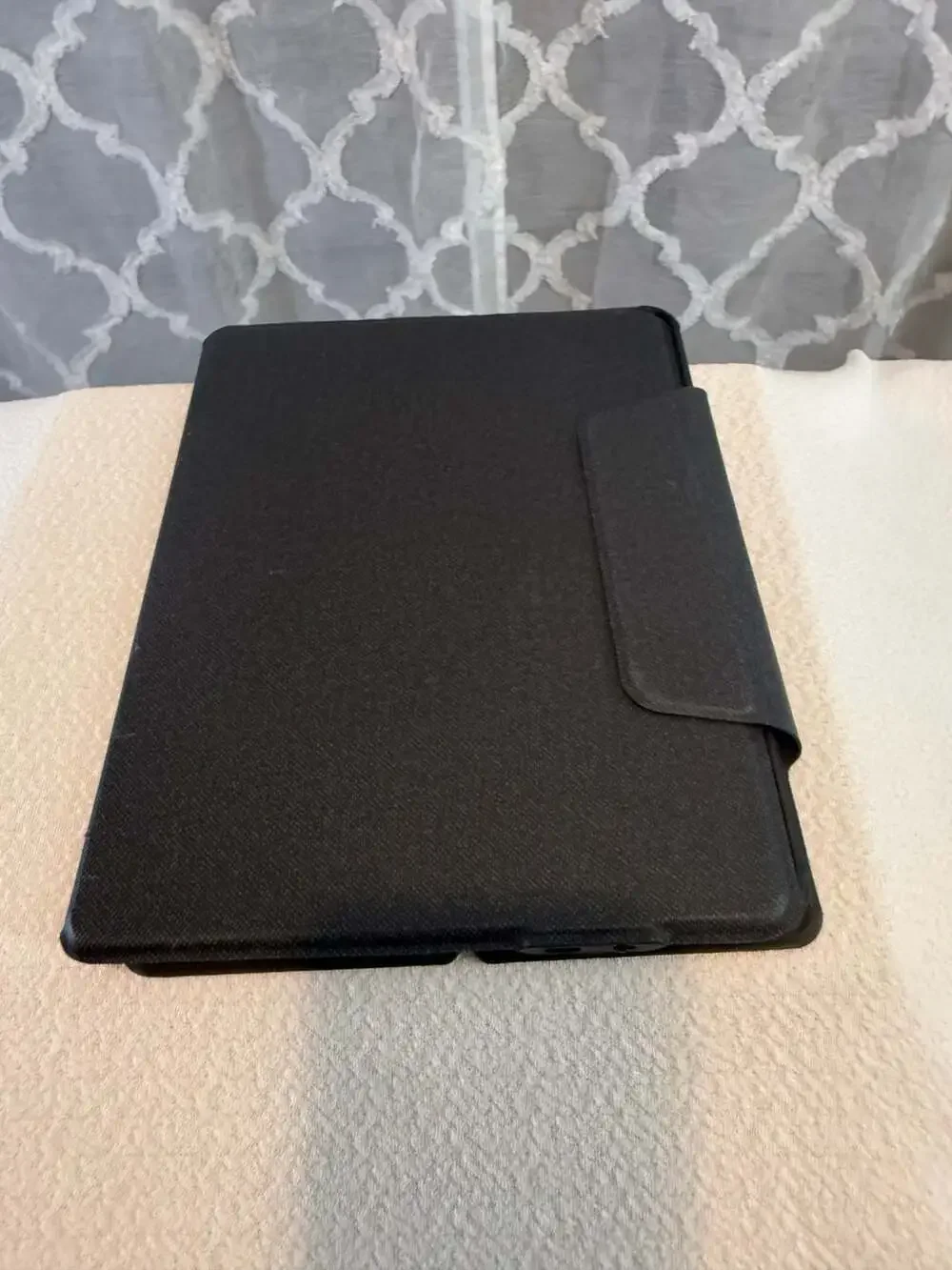 EOSO Bluetooth Keyboard Case with Trackpad and Backlit Keys for iPad